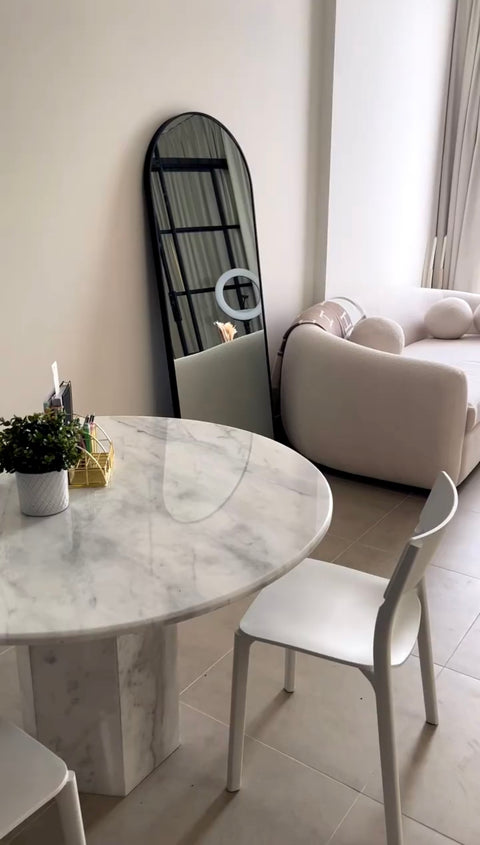 Mhairii dining table