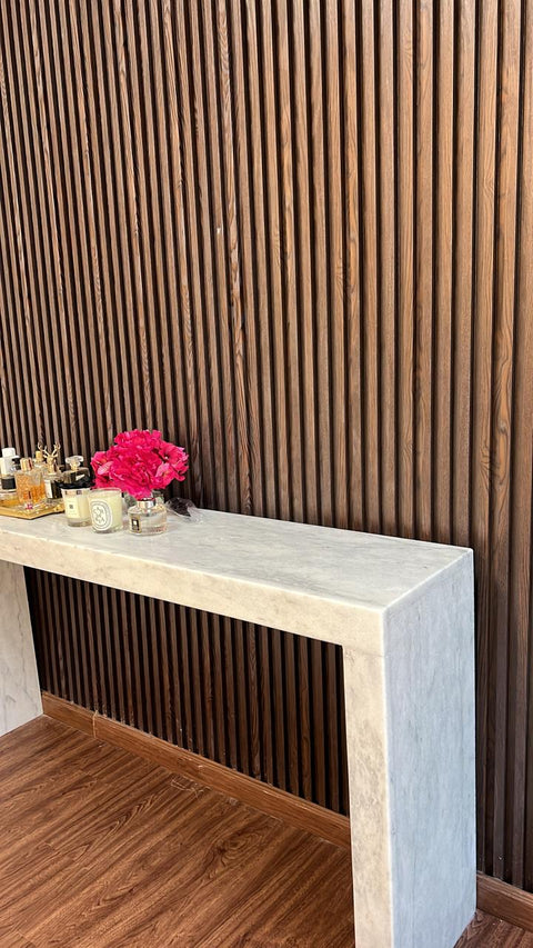 Mougla White Console