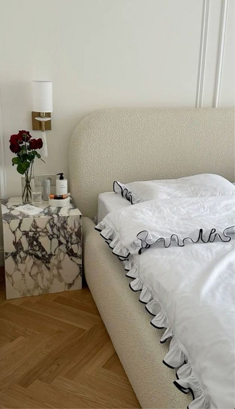 Eterno Side Table