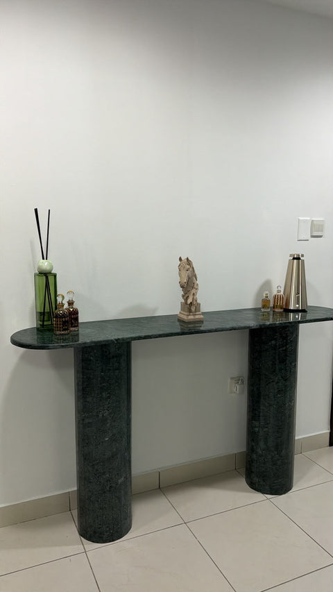 Verde Nero Racetrack Console